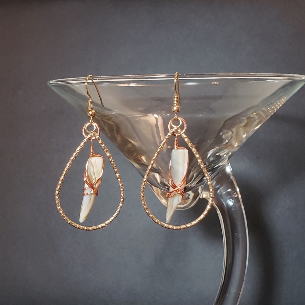 🎁1-of-a-KIND🌼Artisan Teardrop/Shell Earrings